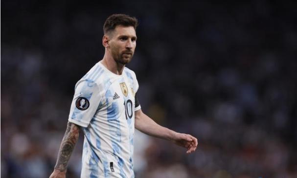 托尼：前锋不应在无意义的跑动上浪费精力，而是更专注于进球